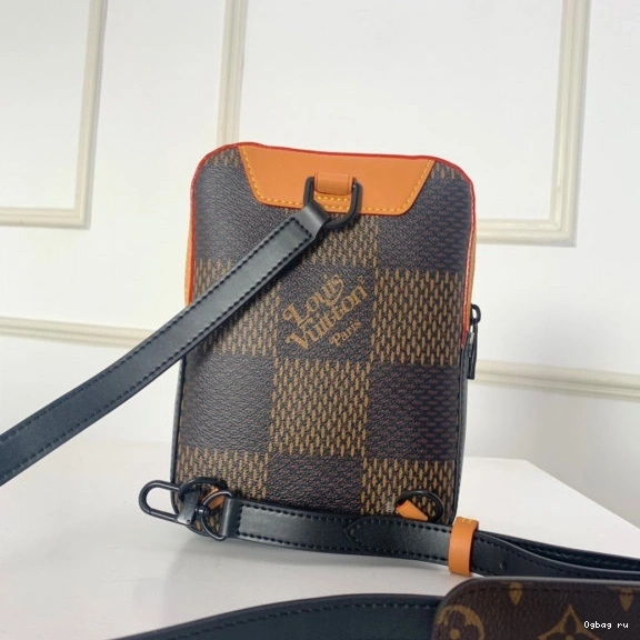BAG NIGO AMAZONE SLING LOUIS VUITTON 0717
